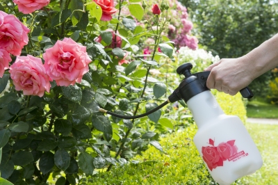 Der neue Rose Star 1.25 mit Verlängerung erreicht mühelos Blattunterseiten und das Innere der Pflanzen